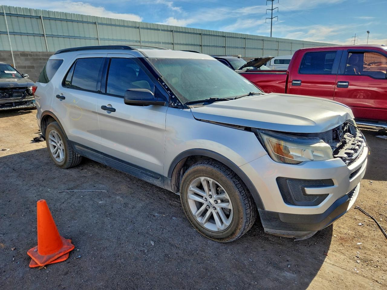 2016 FORD EXPLORER photo 4