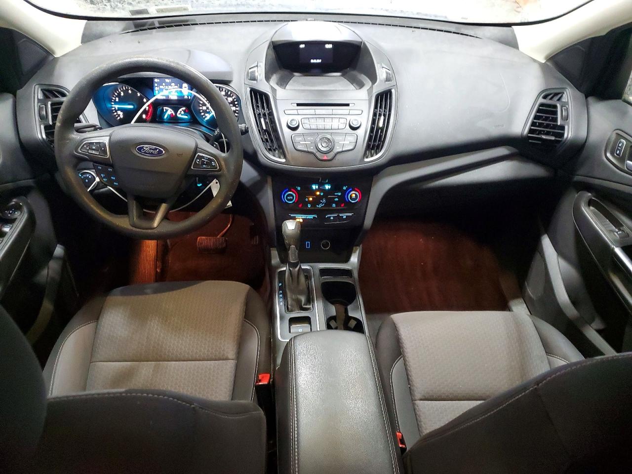 2017 FORD ESCAPE SE photo 8