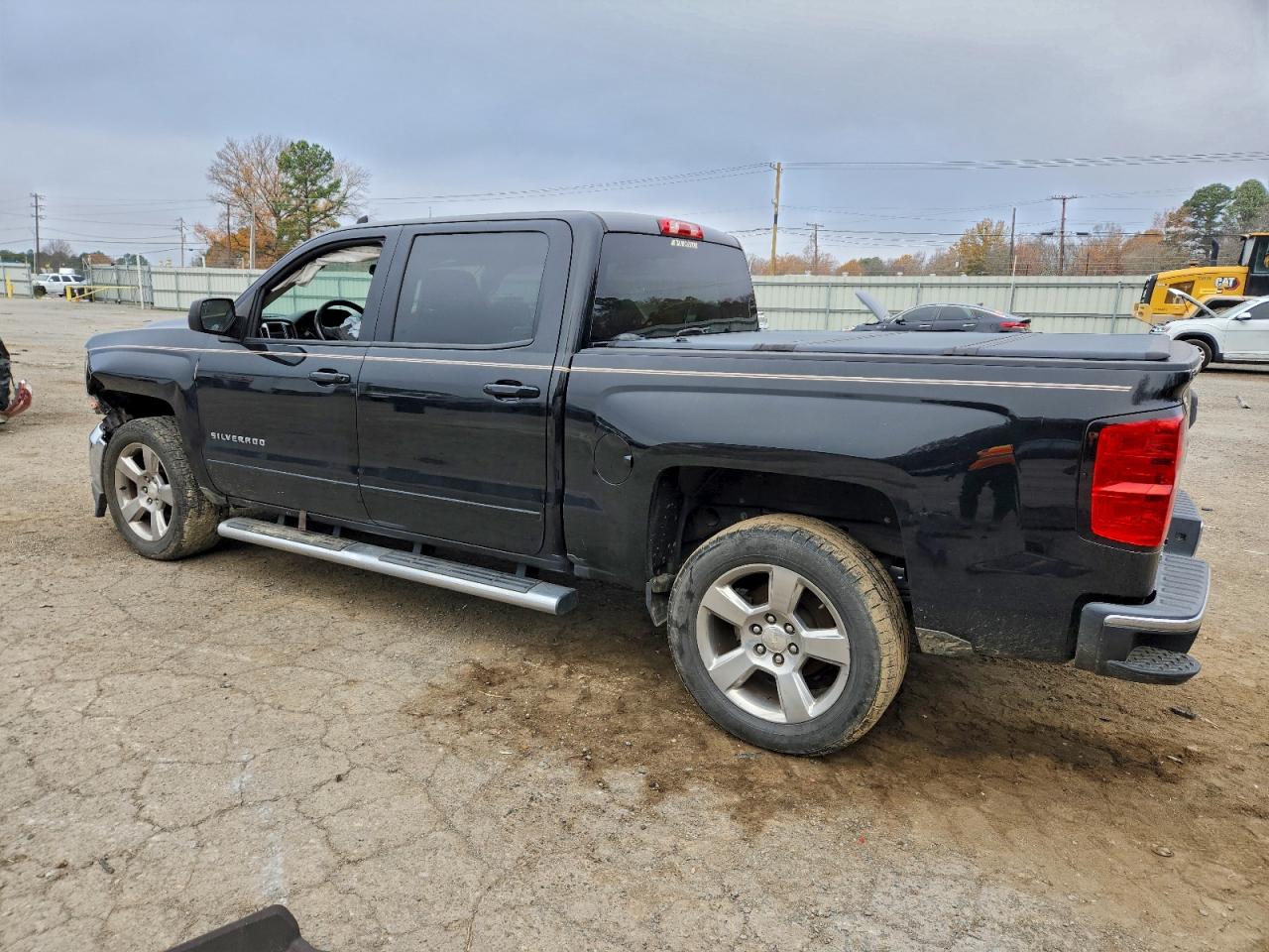 2017 CHEVROLET SILVERADO C1500 LT photo 2