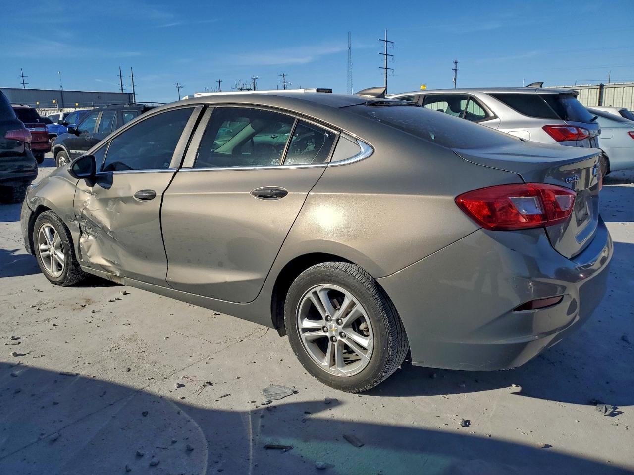 2017 CHEVROLET CRUZE LT photo 2