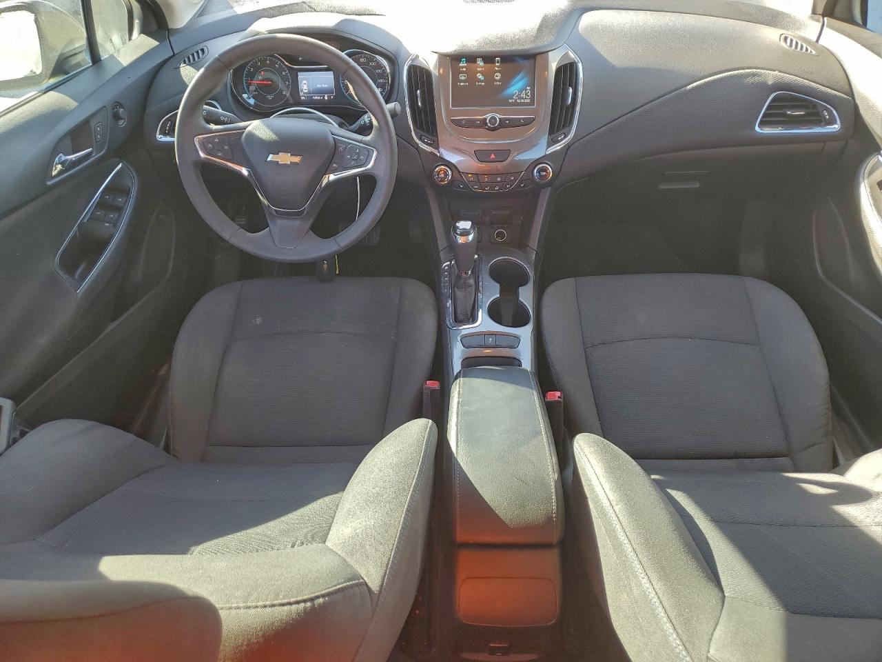 2017 CHEVROLET CRUZE LT photo 8