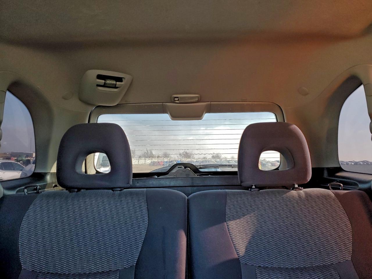 2004 TOYOTA RAV4 photo 10