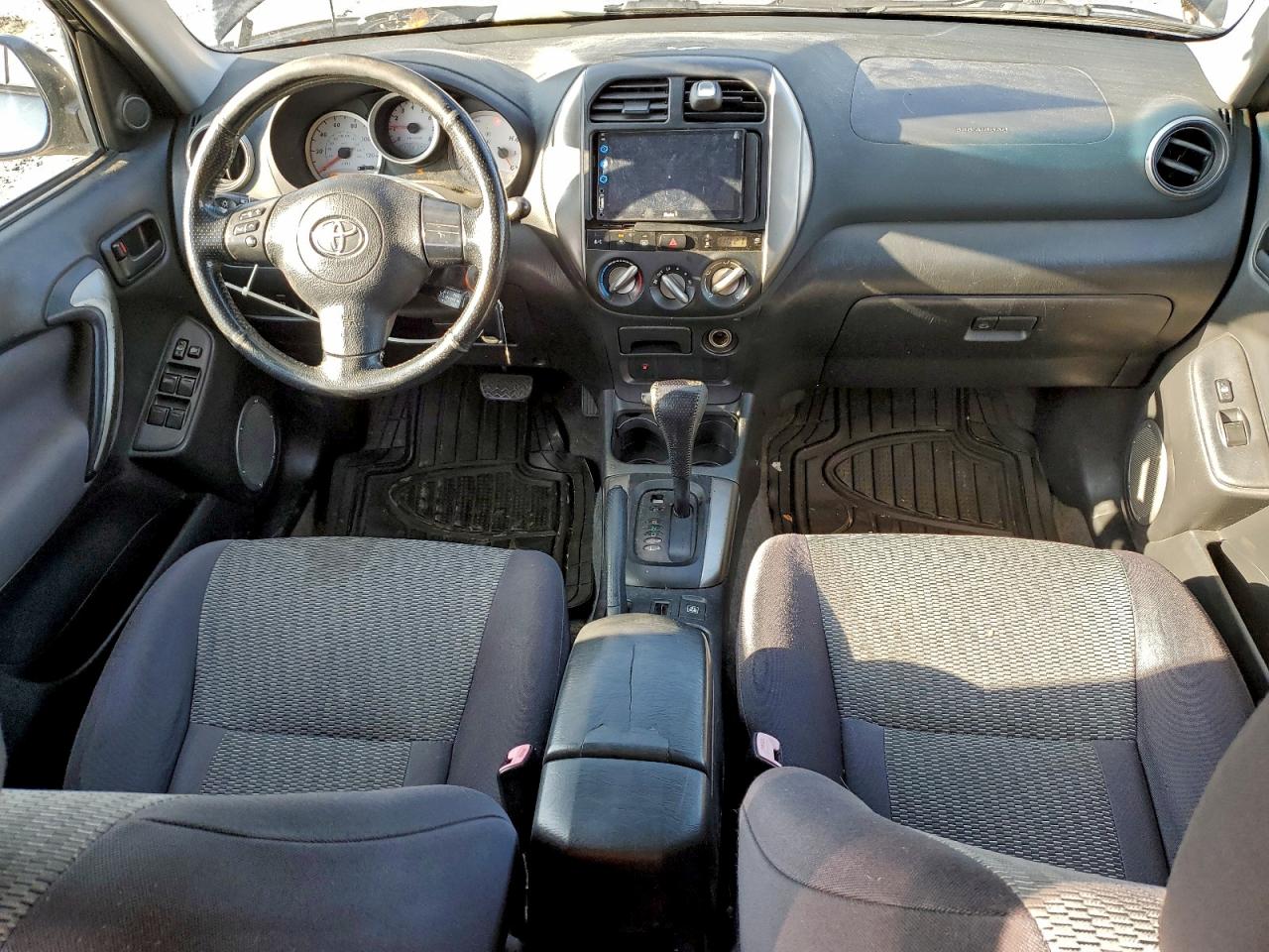 2004 TOYOTA RAV4 photo 8