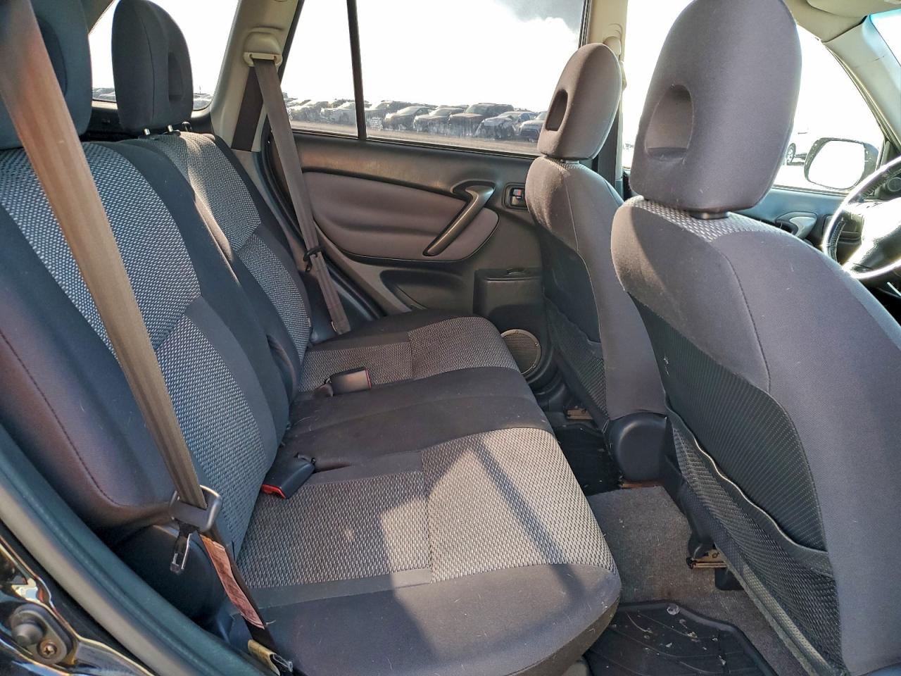 2004 TOYOTA RAV4 photo 11