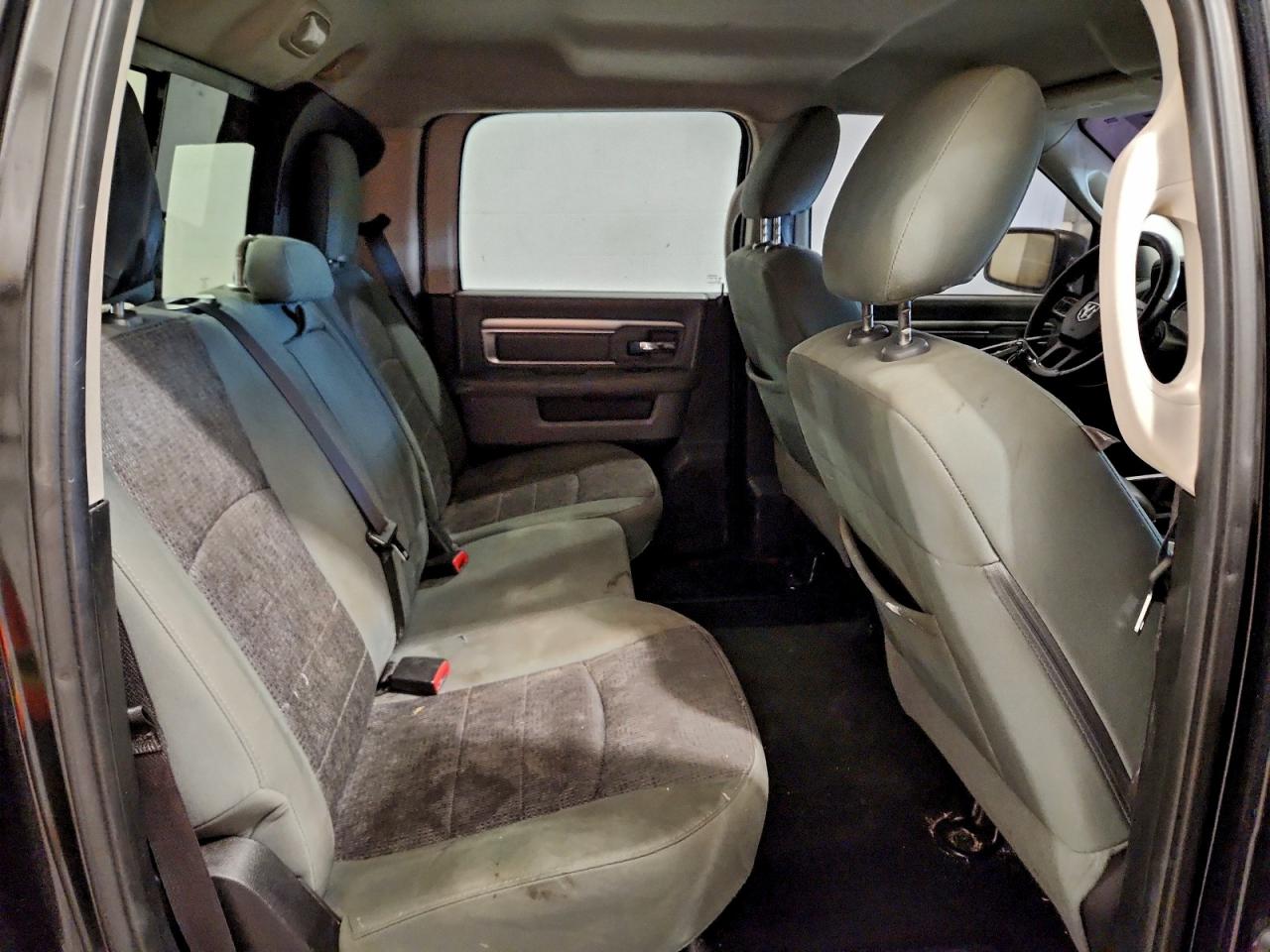2016 RAM 1500 SLT photo 10