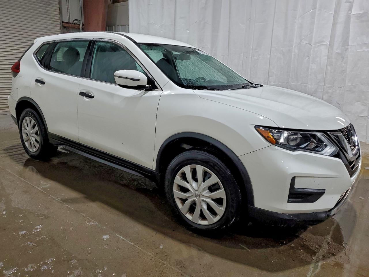 2018 NISSAN ROGUE S photo 4
