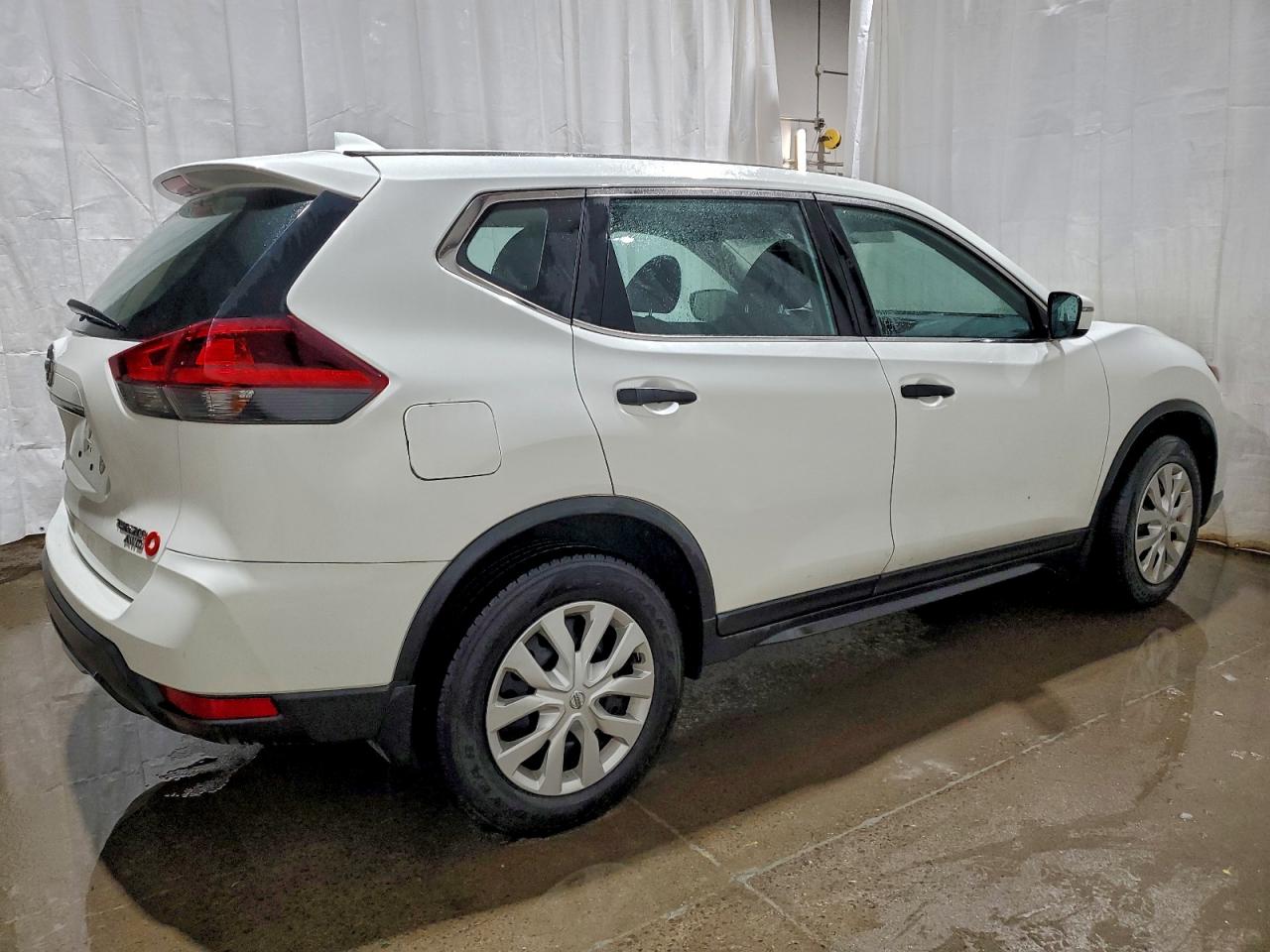 2018 NISSAN ROGUE S photo 3