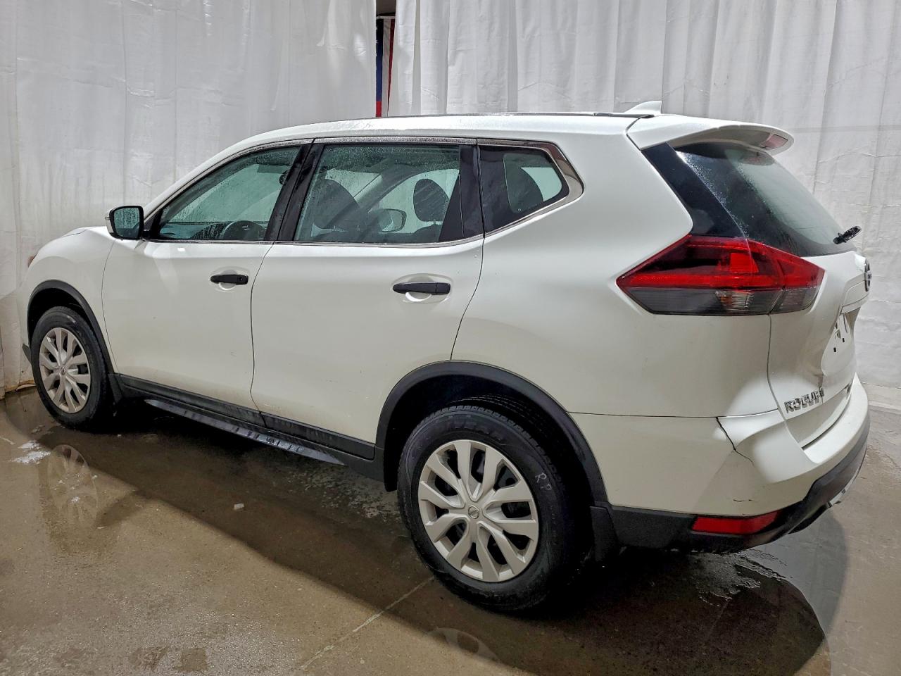 2018 NISSAN ROGUE S photo 2