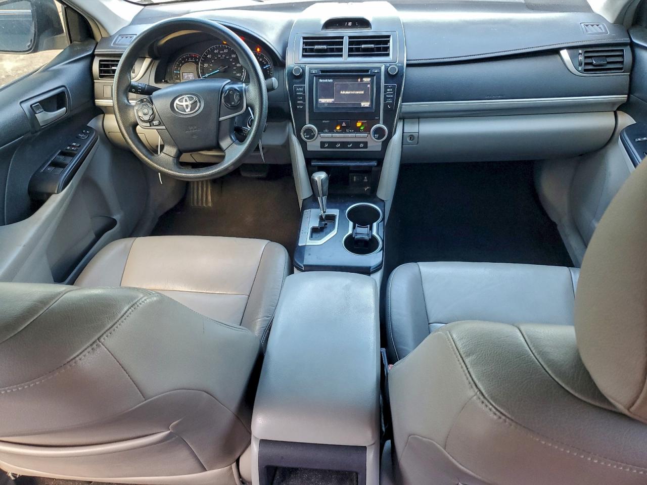 2014 TOYOTA CAMRY L photo 8