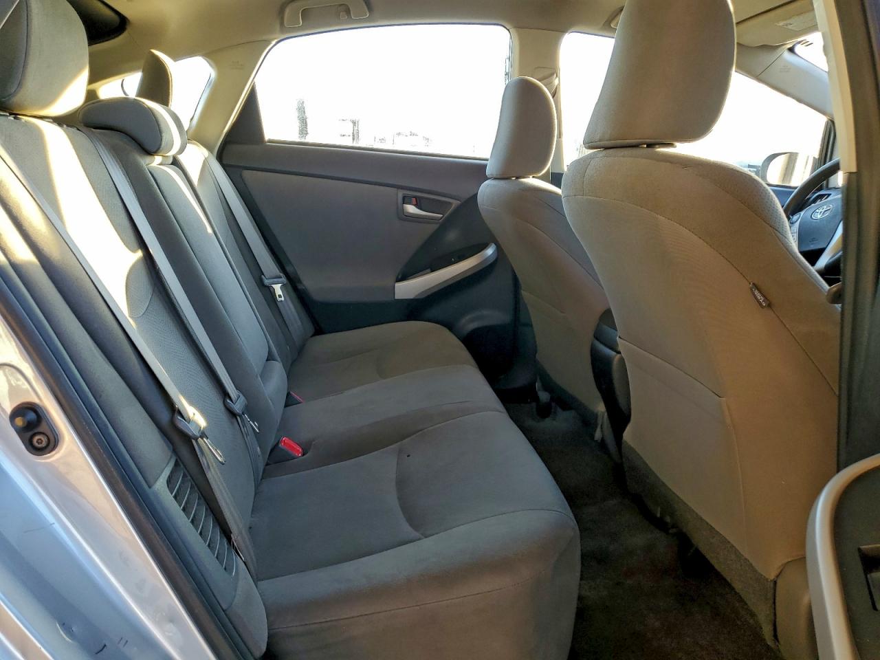 2015 TOYOTA PRIUS photo 10