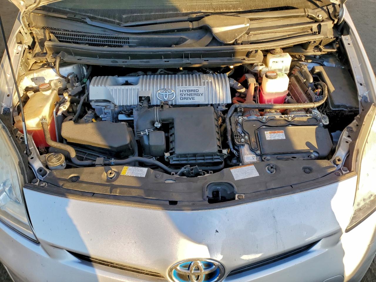 2015 TOYOTA PRIUS photo 11