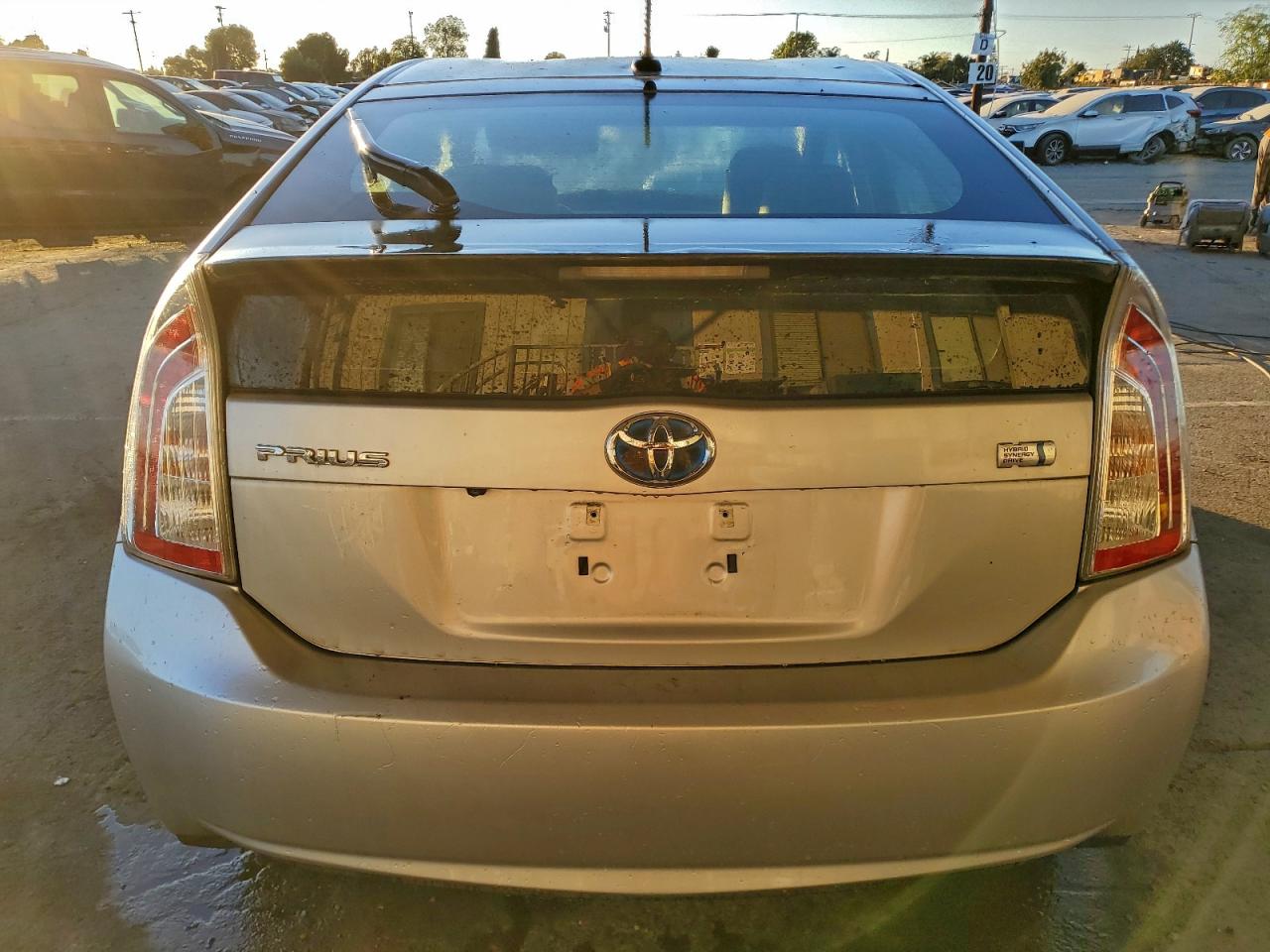 2015 TOYOTA PRIUS photo 6
