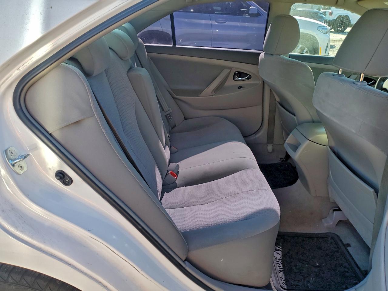 2011 TOYOTA CAMRY BASE photo 10