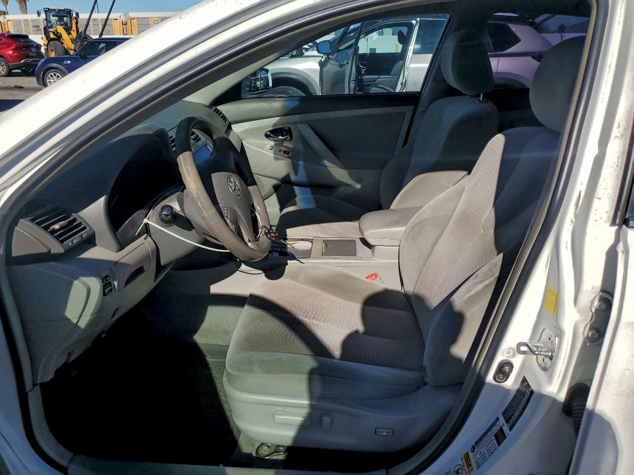 2011 TOYOTA CAMRY BASE photo 7