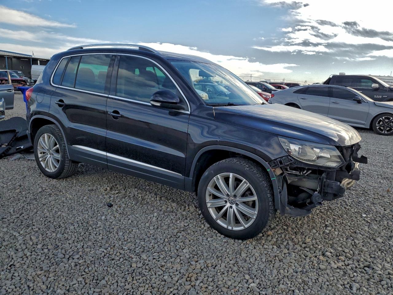 2016 VOLKSWAGEN TIGUAN S photo 4