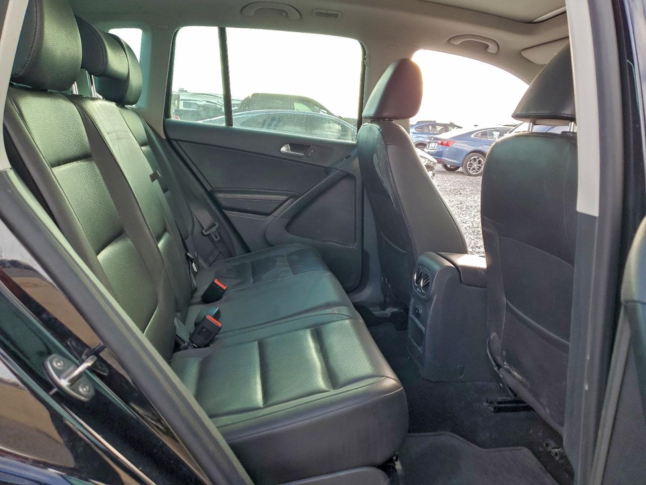 2016 VOLKSWAGEN TIGUAN S photo 11