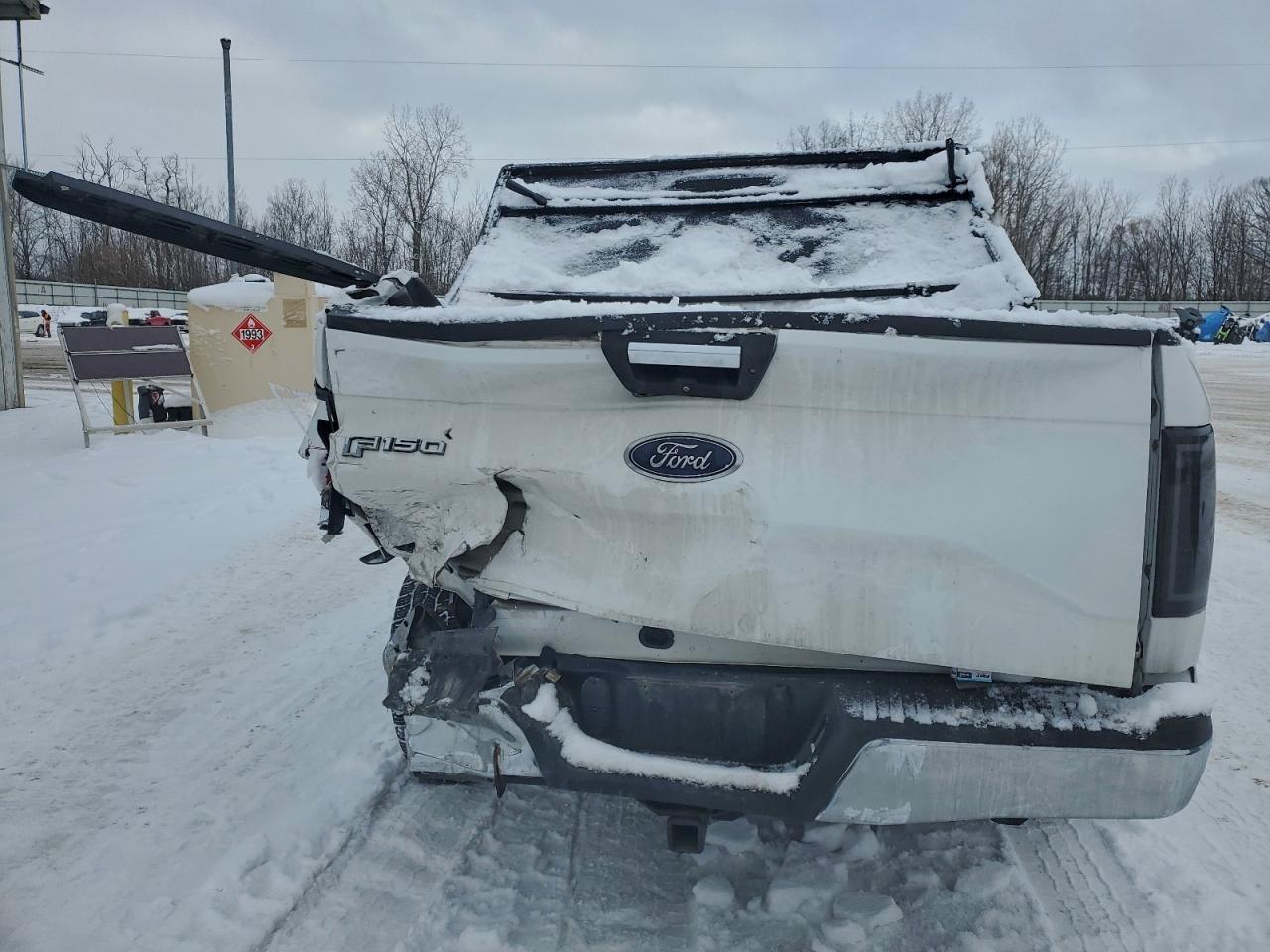2017 FORD F150 SUPERCREW photo 16
