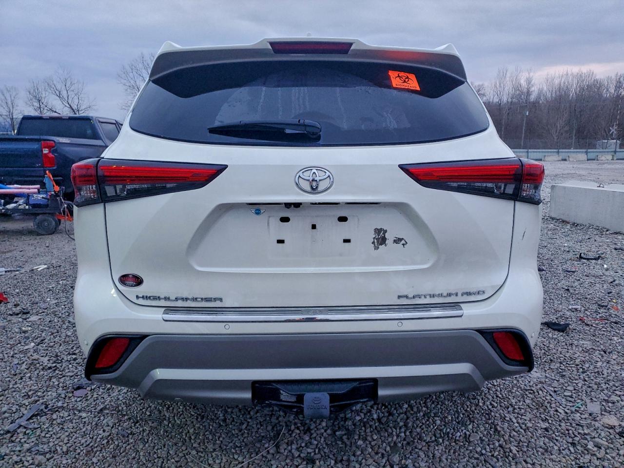 2021 TOYOTA HIGHLANDER PLATINUM photo 16
