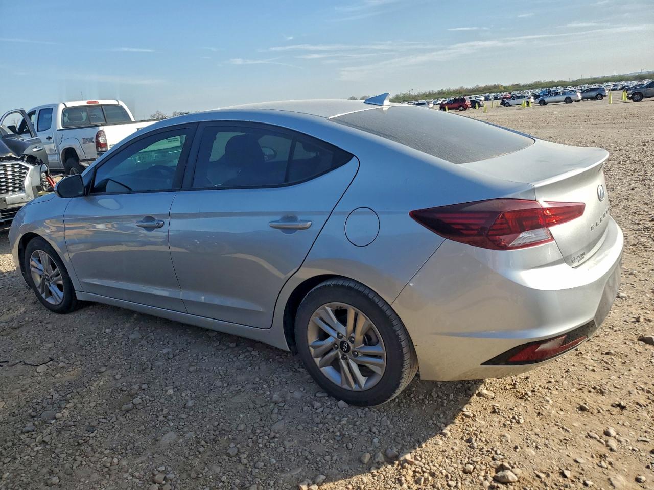 2020 HYUNDAI ELANTRA SEL photo 3