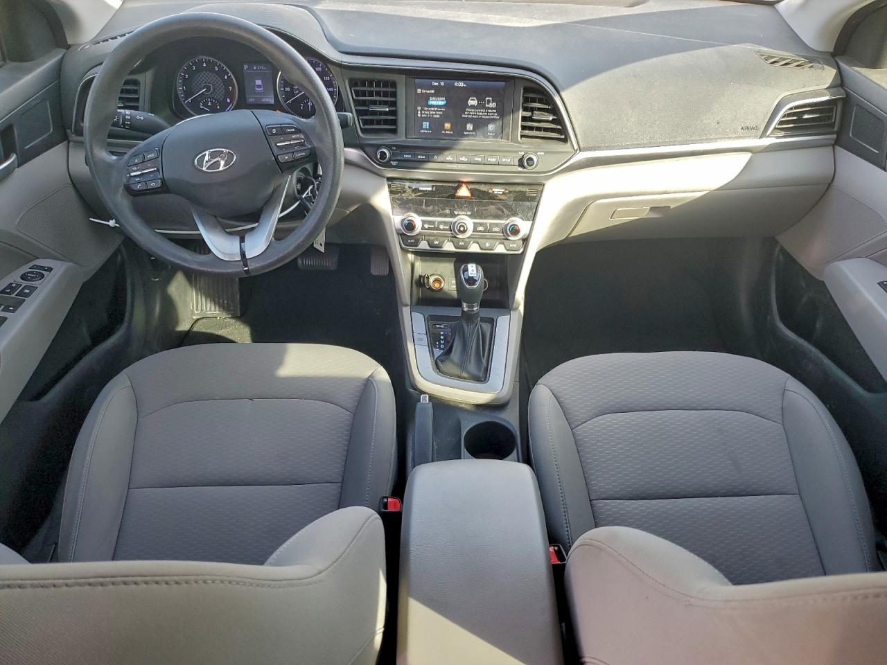 2020 HYUNDAI ELANTRA SEL photo 15