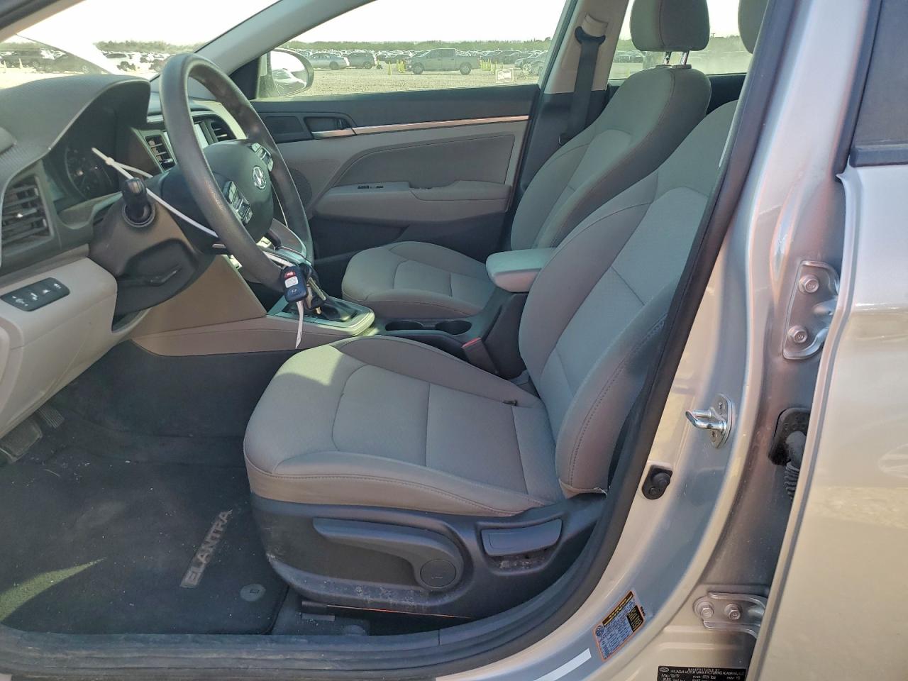 2020 HYUNDAI ELANTRA SEL photo 13