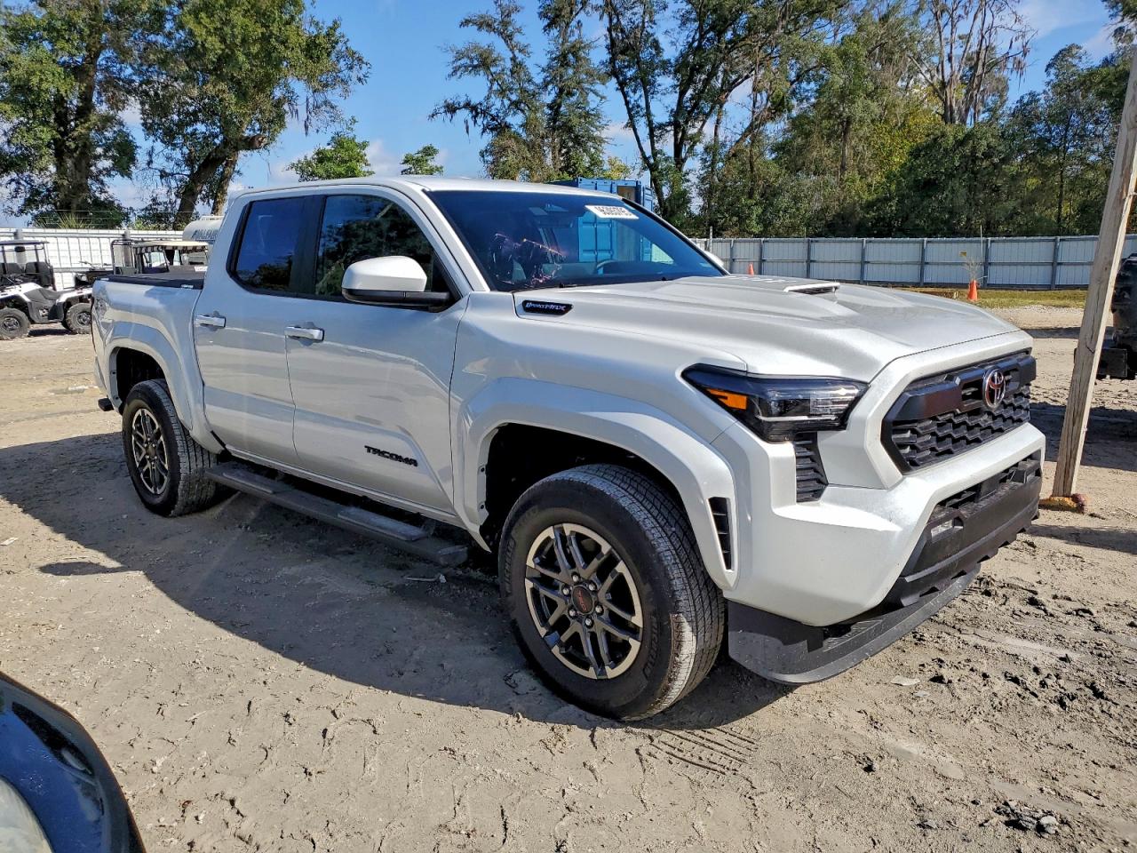 2025 TOYOTA TACOMA DOUBLE CAB photo 4