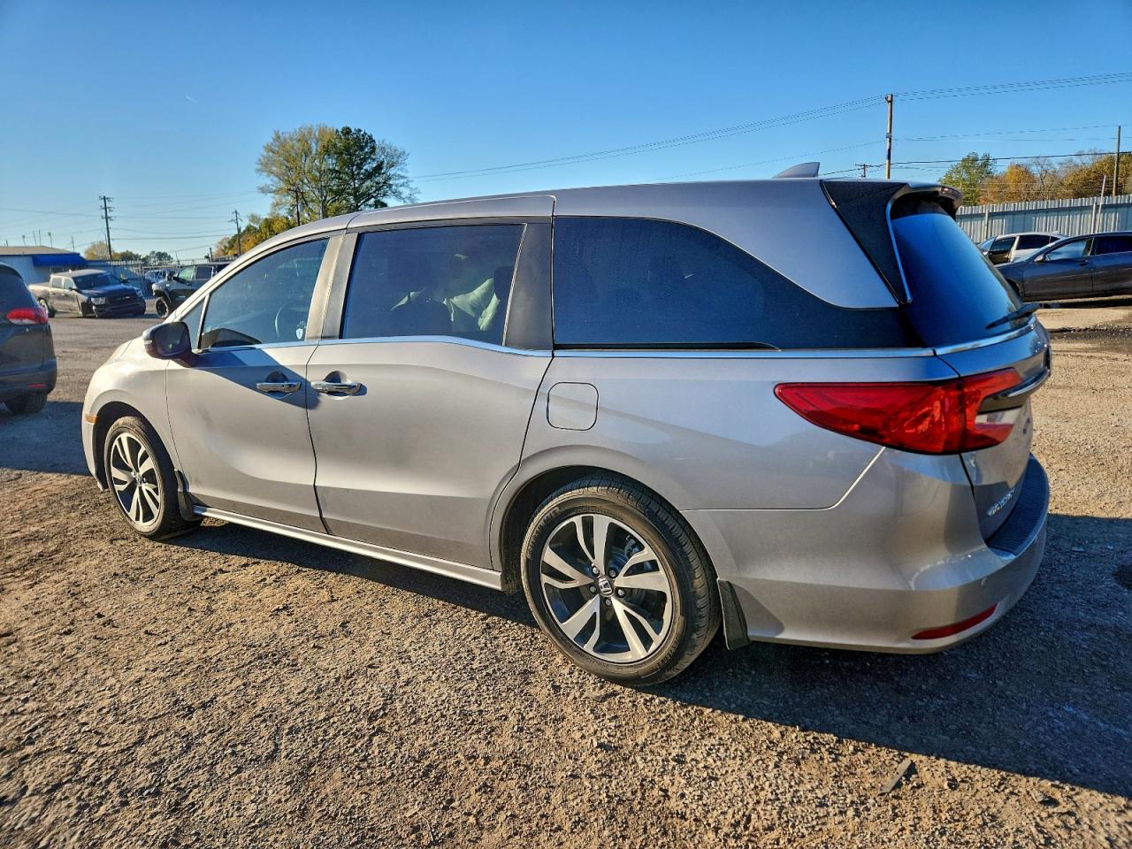 2023 HONDA ODYSSEY TOURING photo 2