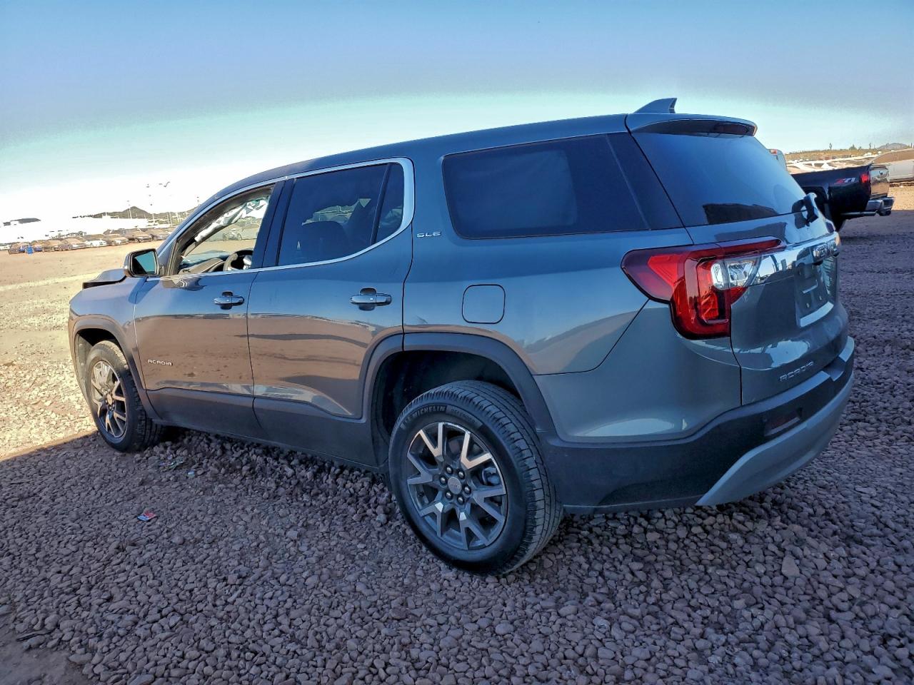 2021 GMC ACADIA SLE photo 3