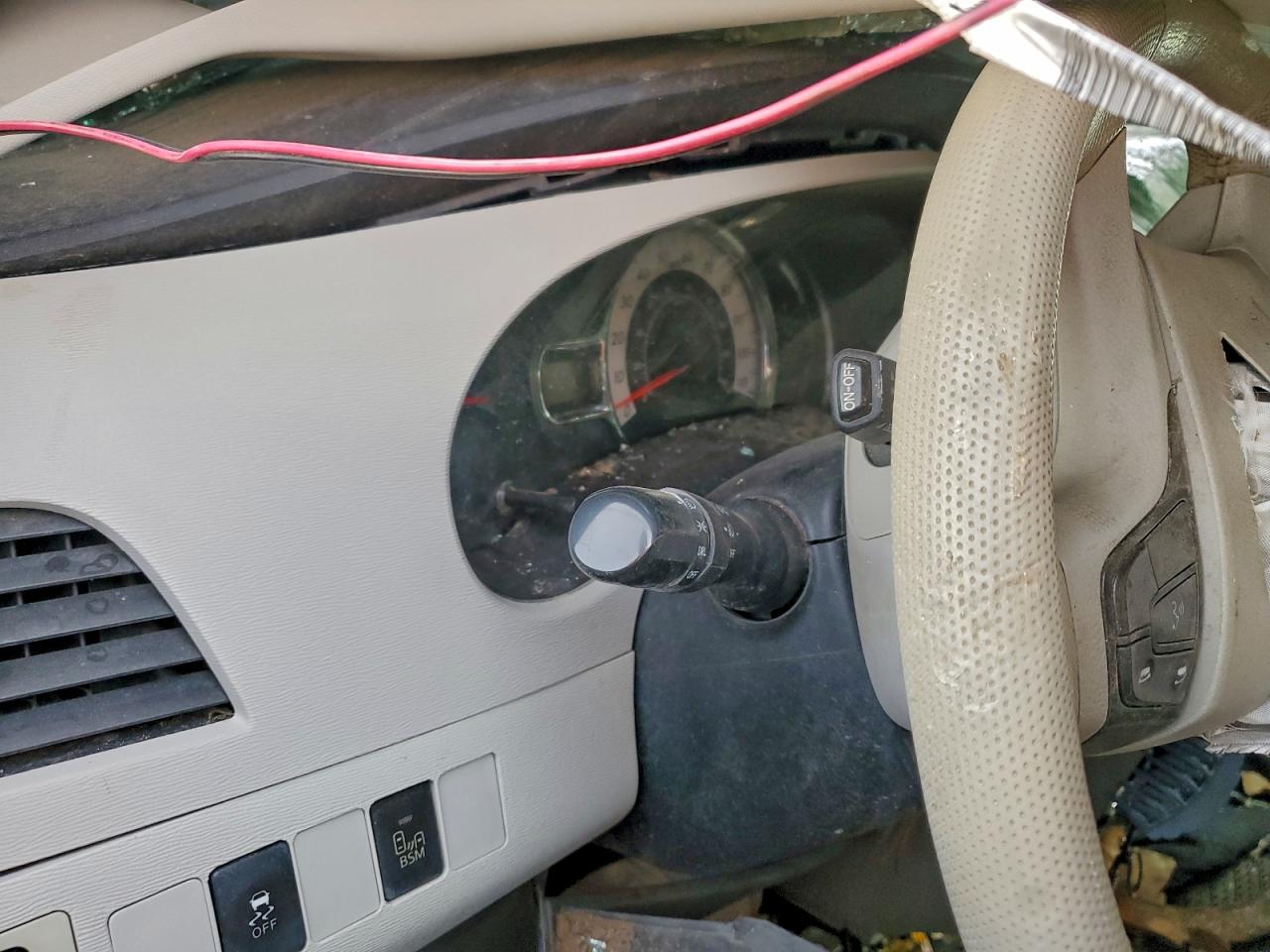 2014 TOYOTA SIENNA SPORT photo 9