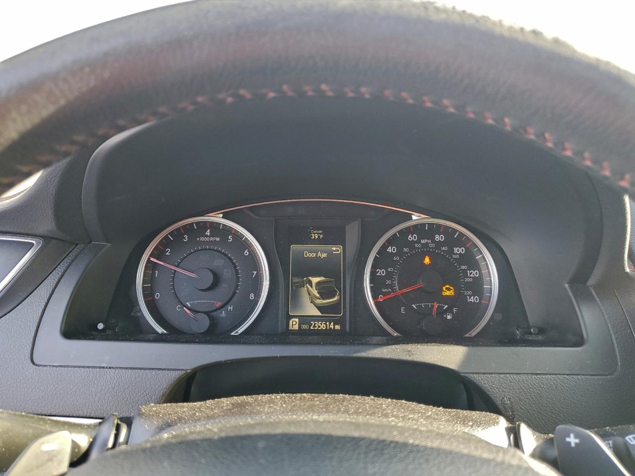 2015 TOYOTA CAMRY LE photo 9