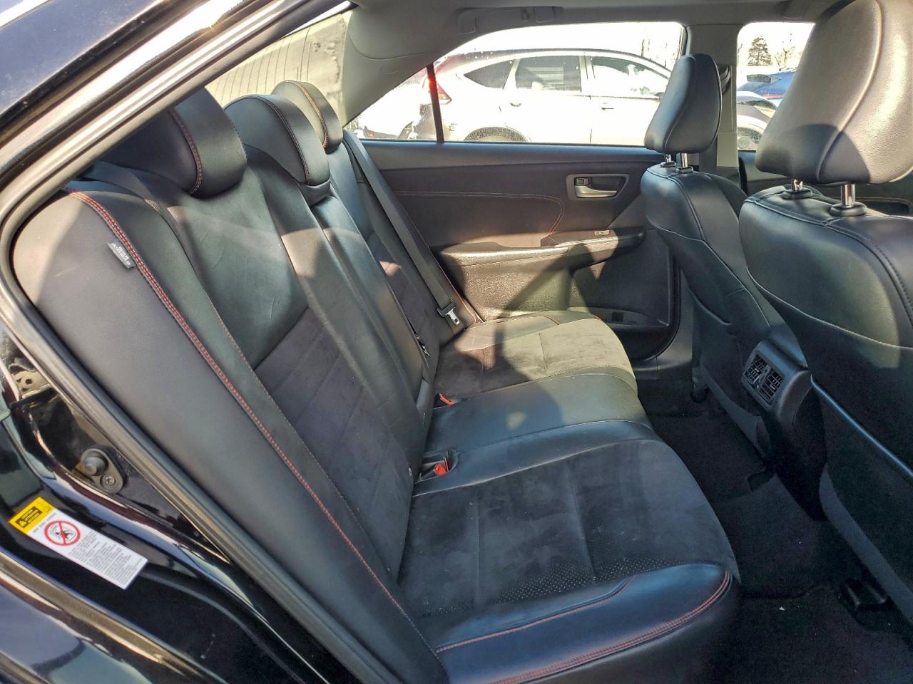 2015 TOYOTA CAMRY LE photo 10