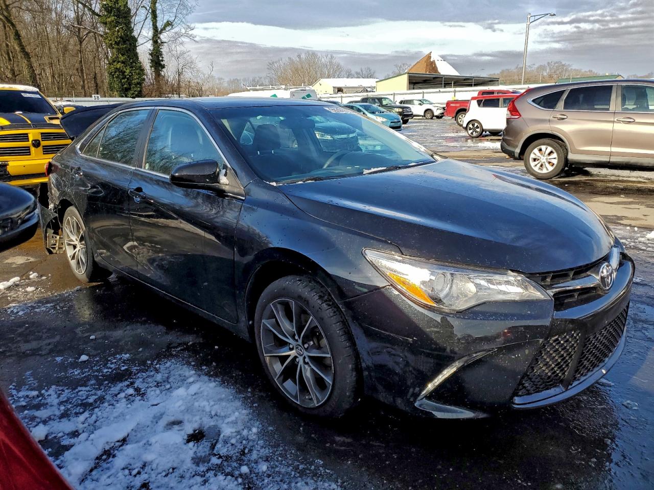 2015 TOYOTA CAMRY LE photo 4