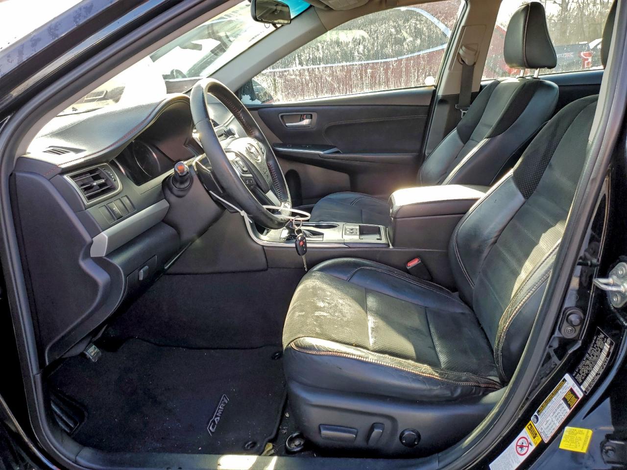 2015 TOYOTA CAMRY LE photo 7