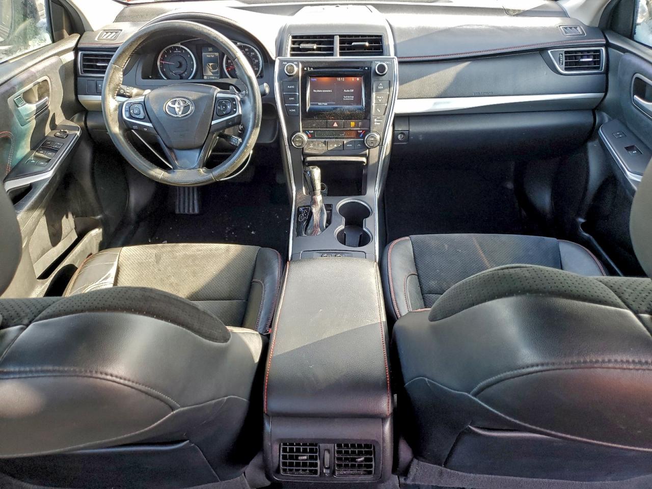 2015 TOYOTA CAMRY LE photo 8