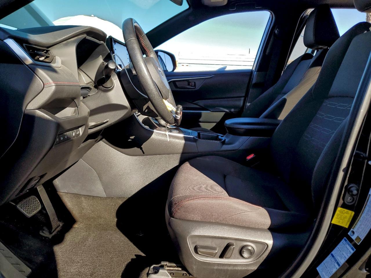 2021 TOYOTA RAV4 PRIME SE photo 7