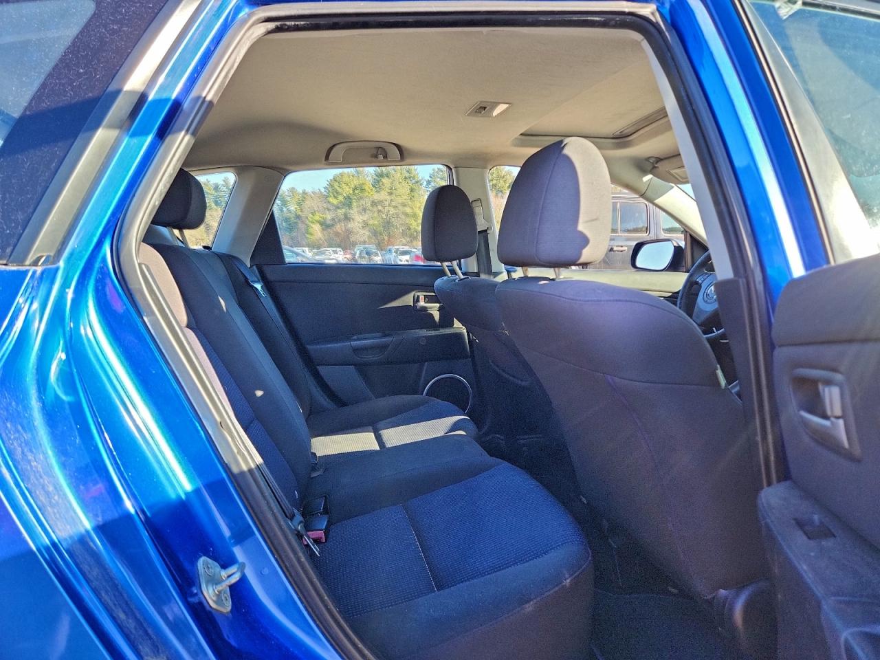 2004 MAZDA 3 HATCHBACK photo 10
