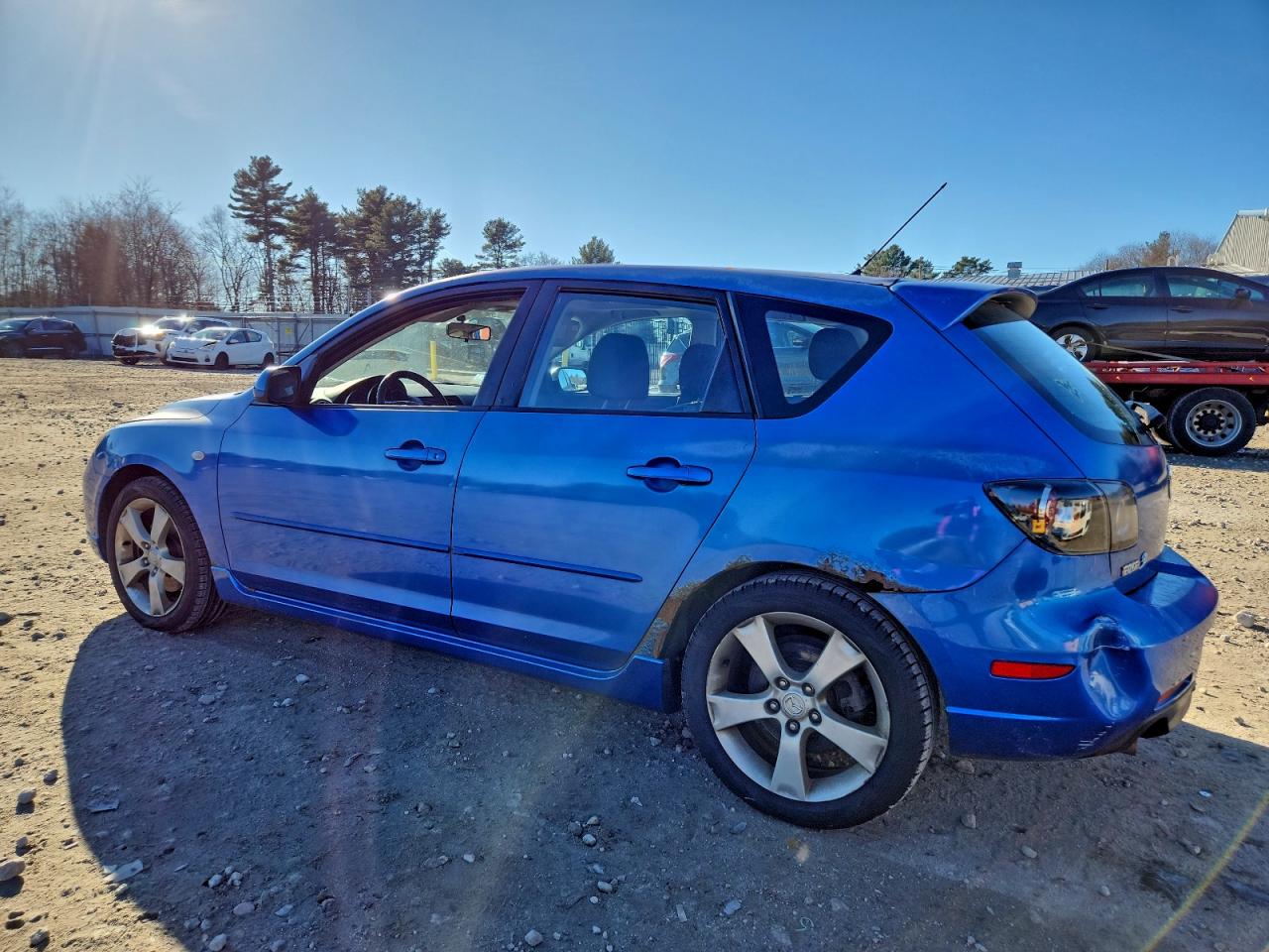 2004 MAZDA 3 HATCHBACK photo 2