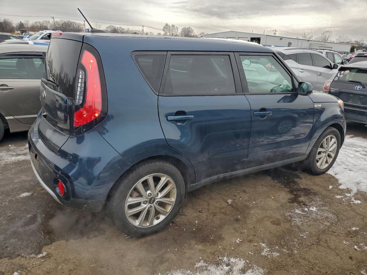 2017 KIA SOUL + photo 3
