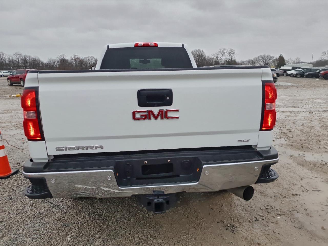 2017 GMC SIERRA K3500 SLT photo 6