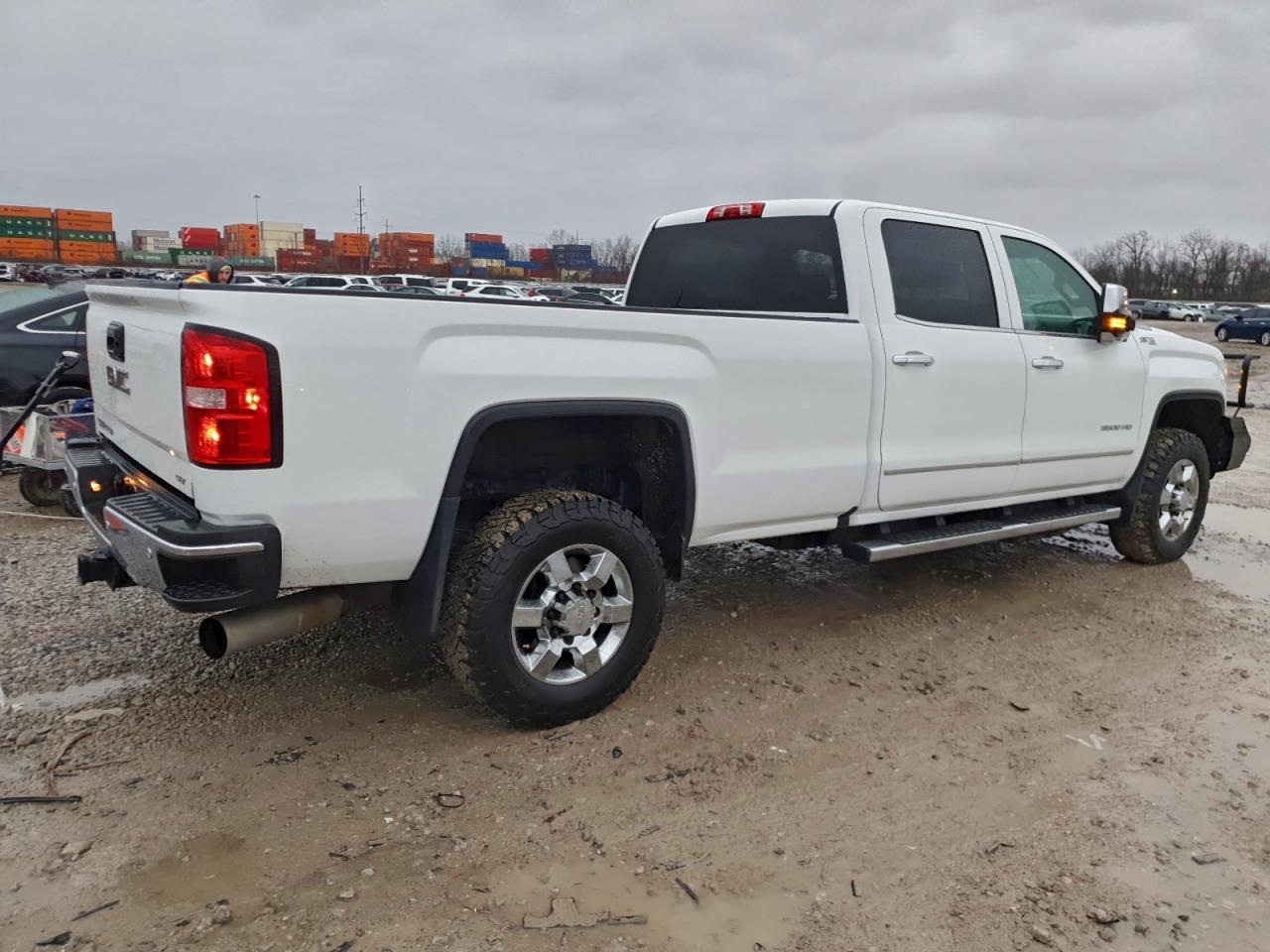 2017 GMC SIERRA K3500 SLT photo 3