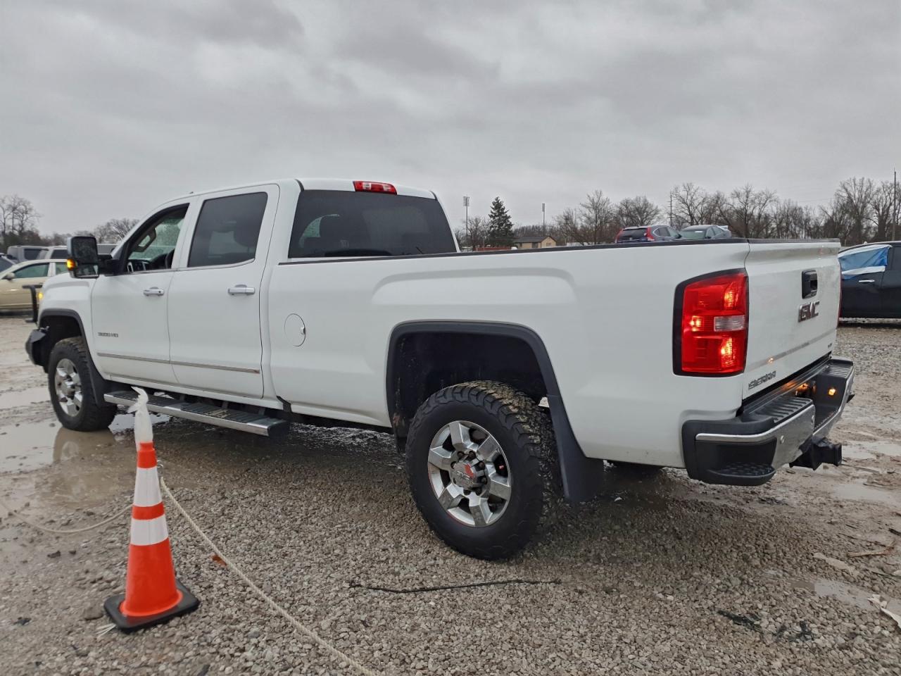 2017 GMC SIERRA K3500 SLT photo 2