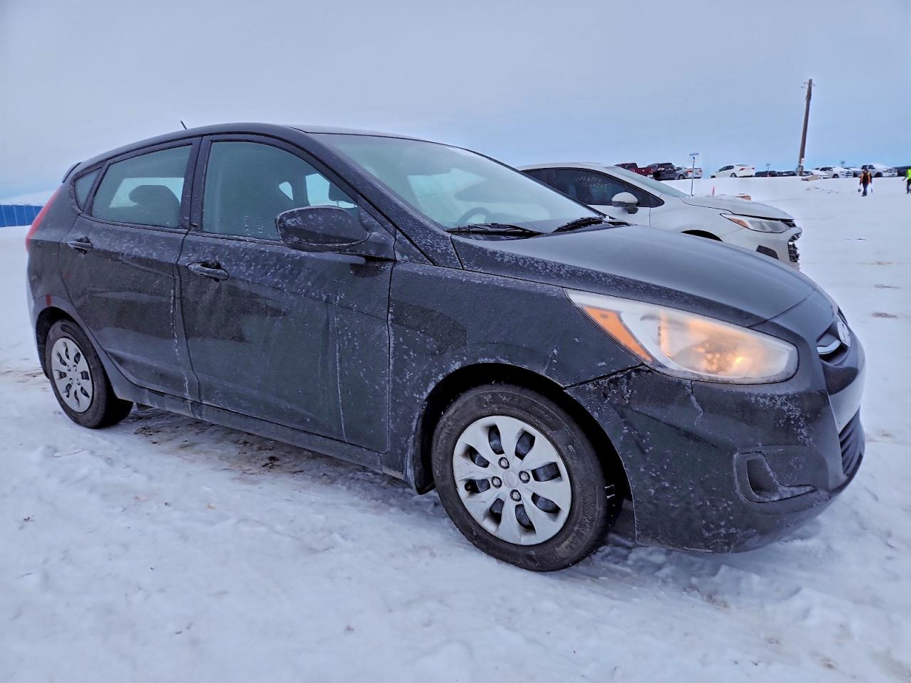 2017 HYUNDAI ACCENT SE photo 4