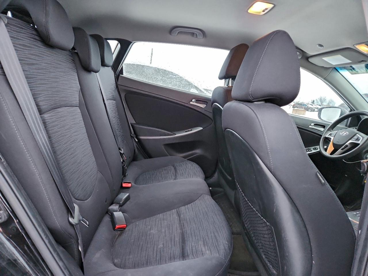 2017 HYUNDAI ACCENT SE photo 10