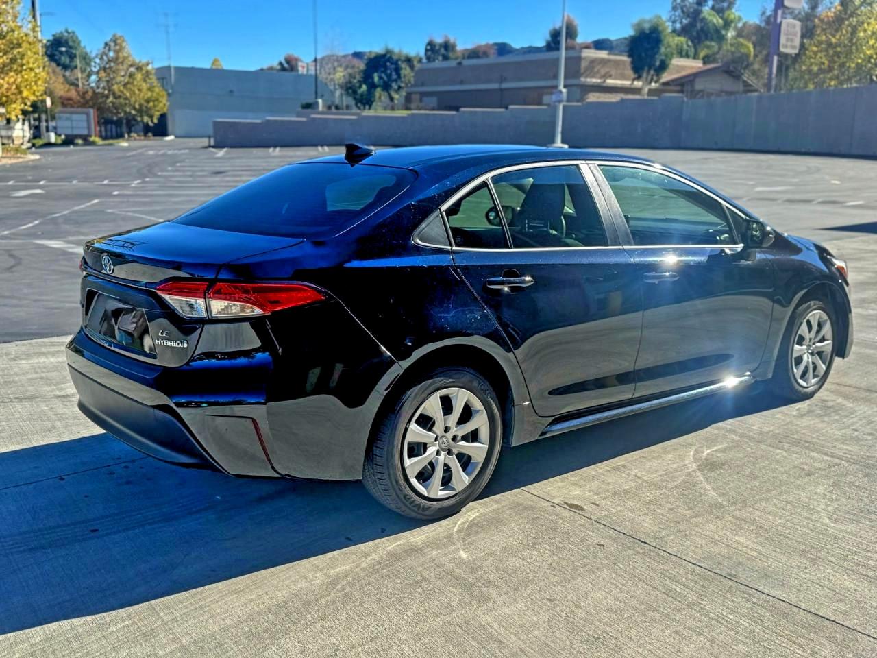 2024 TOYOTA COROLLA LE photo 4