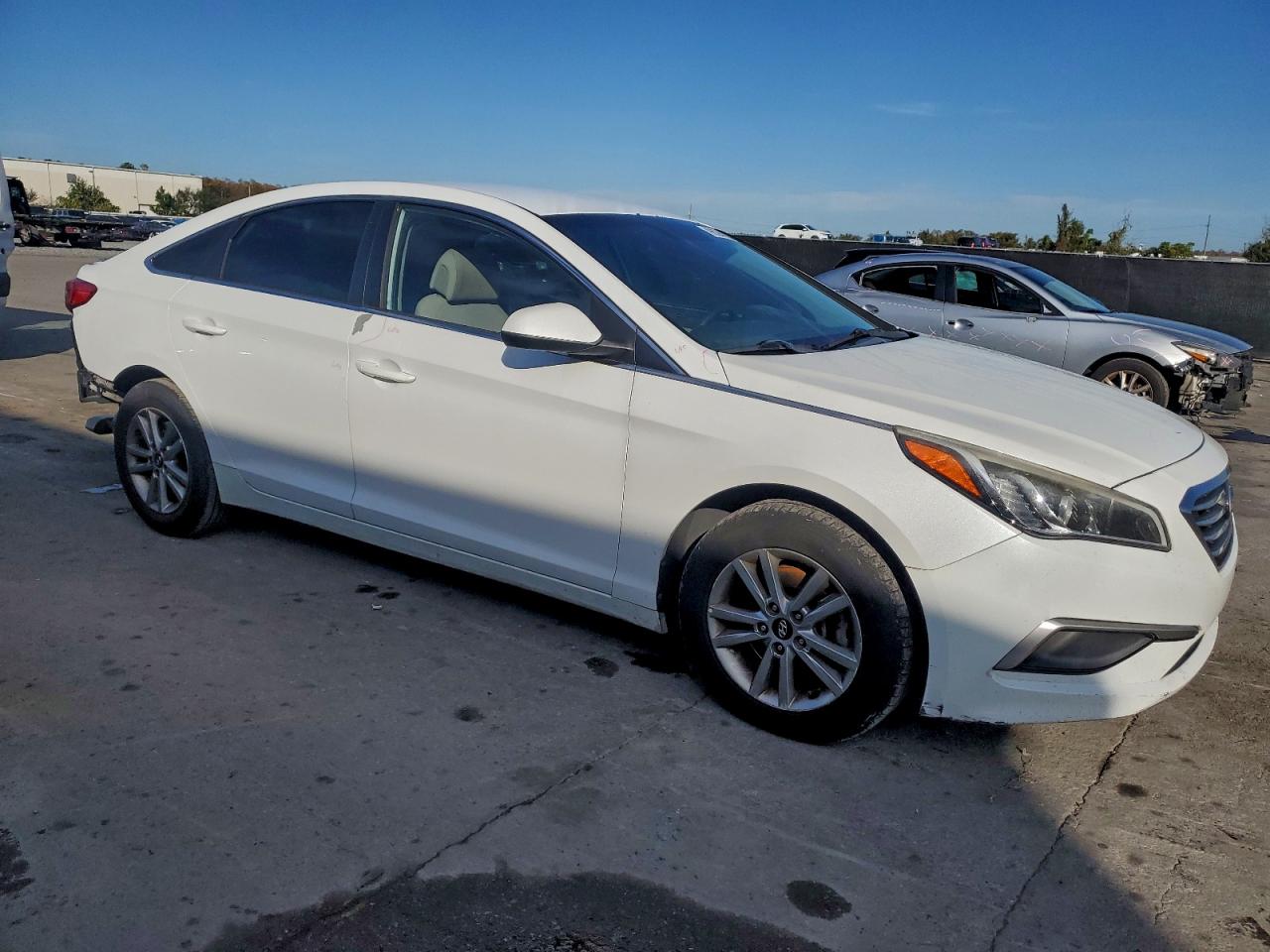 2017 HYUNDAI SONATA SE photo 4