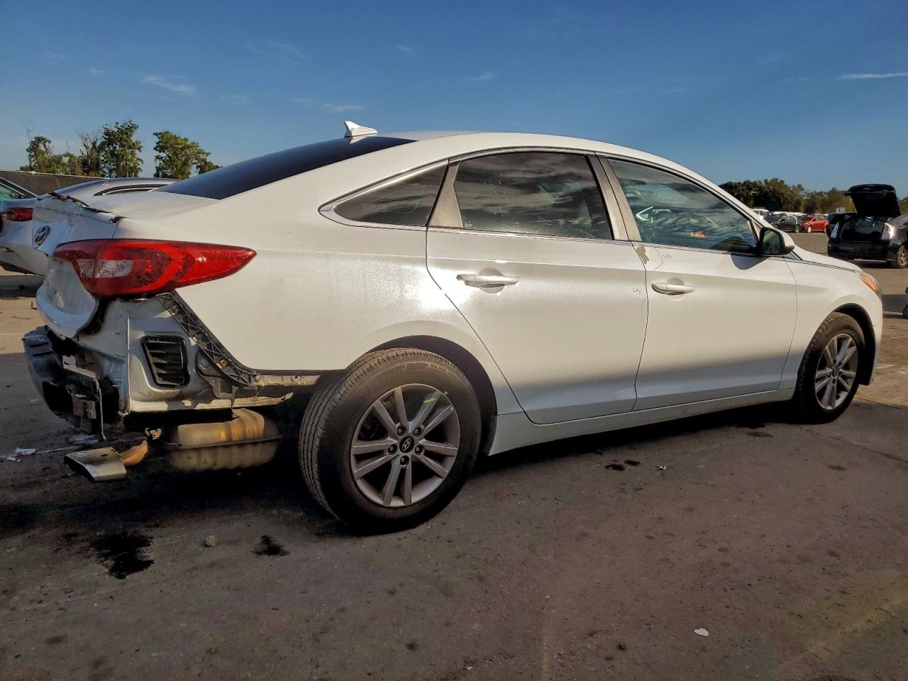 2017 HYUNDAI SONATA SE photo 3