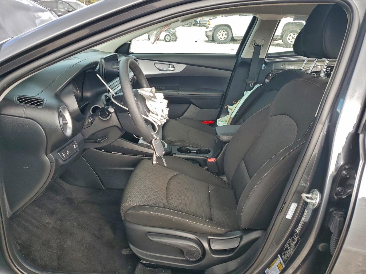 2024 KIA FORTE LXS photo 7