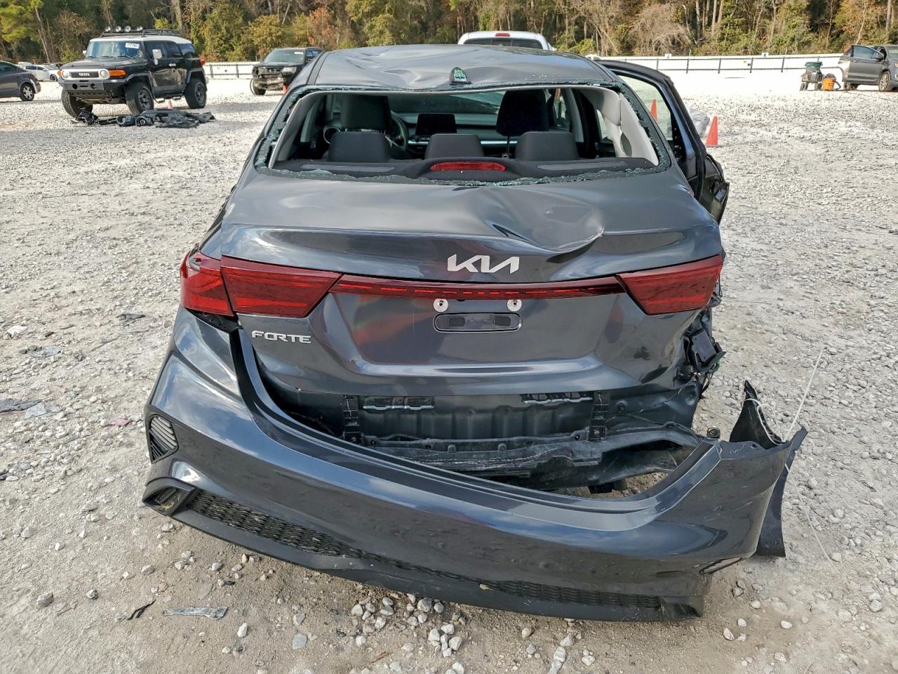 2024 KIA FORTE LXS photo 6