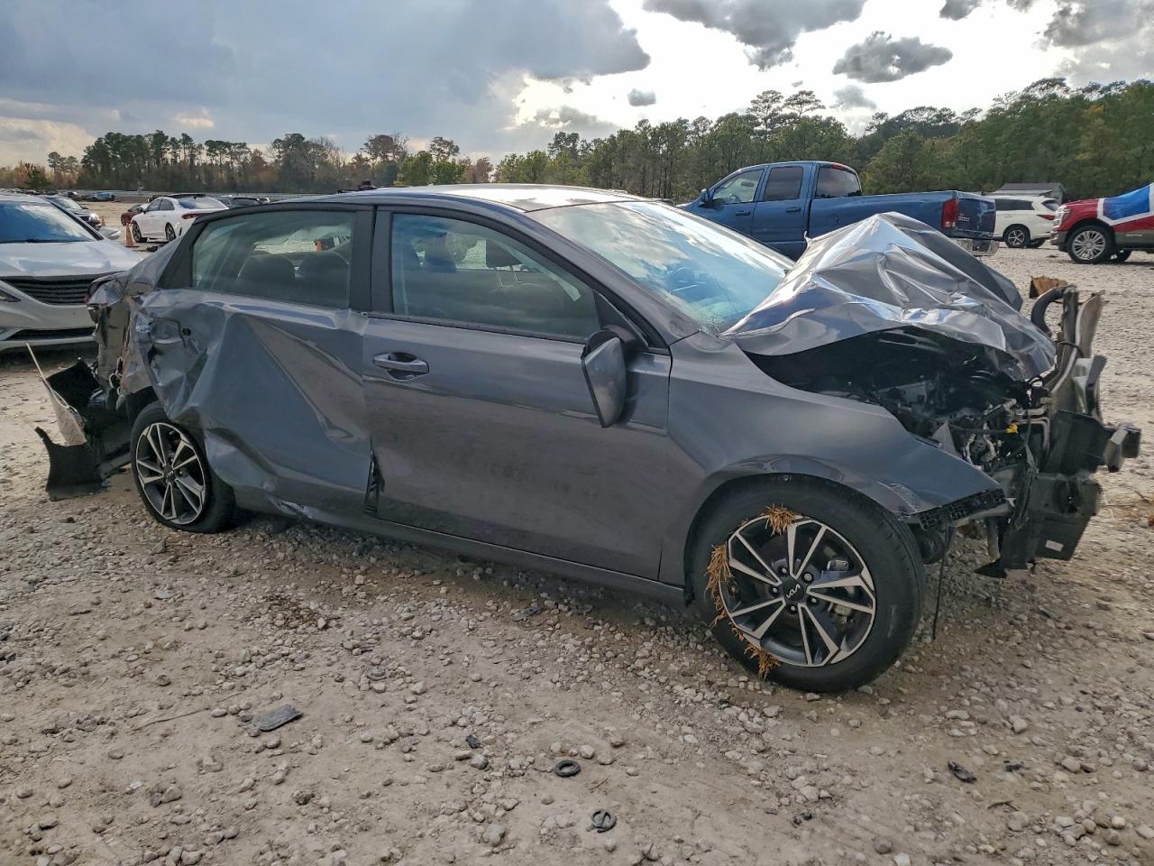 2024 KIA FORTE LXS photo 4
