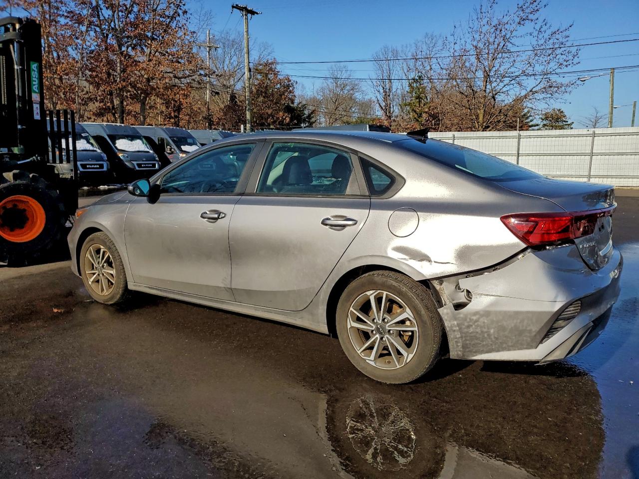 2023 KIA FORTE LX photo 2